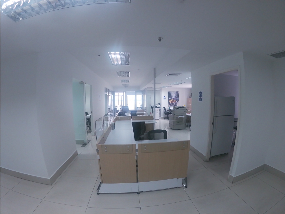 ALQUILER DE OFICINA EJECUTIVA LISTA PARA OCUPAR AV BALBOA — foto 3