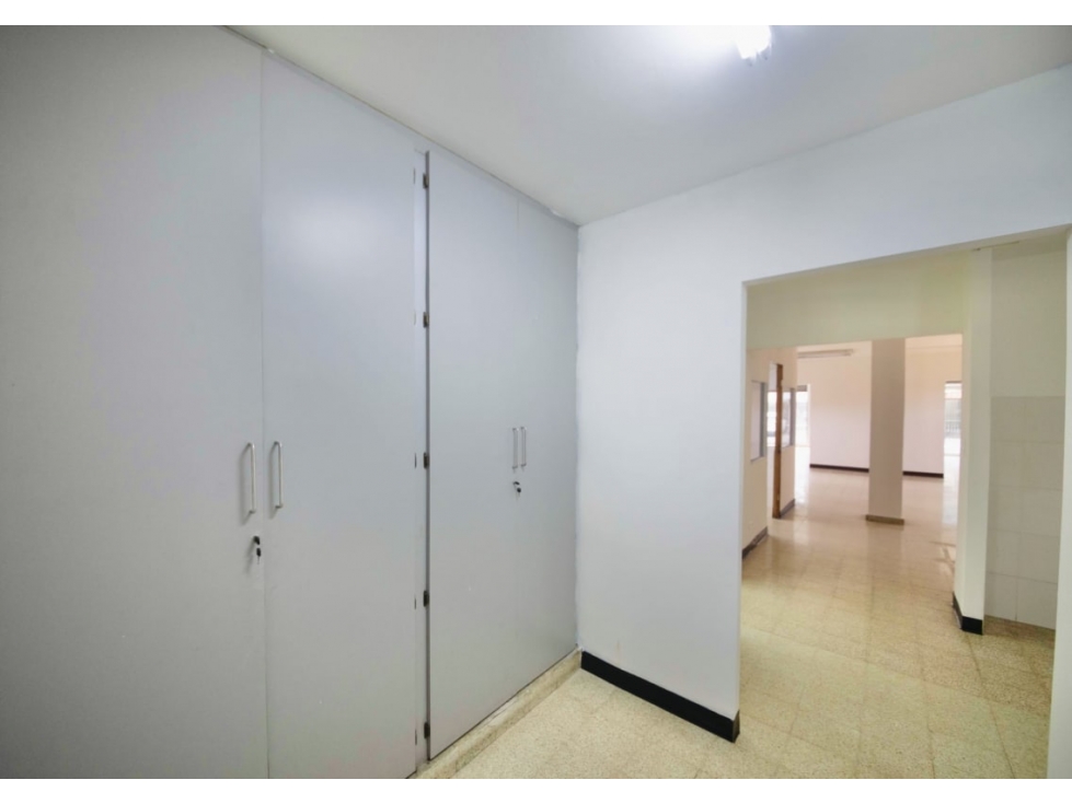Se alquila Local en Obarrio con Vitrina a la calle 300Mts $4,500 — foto 3