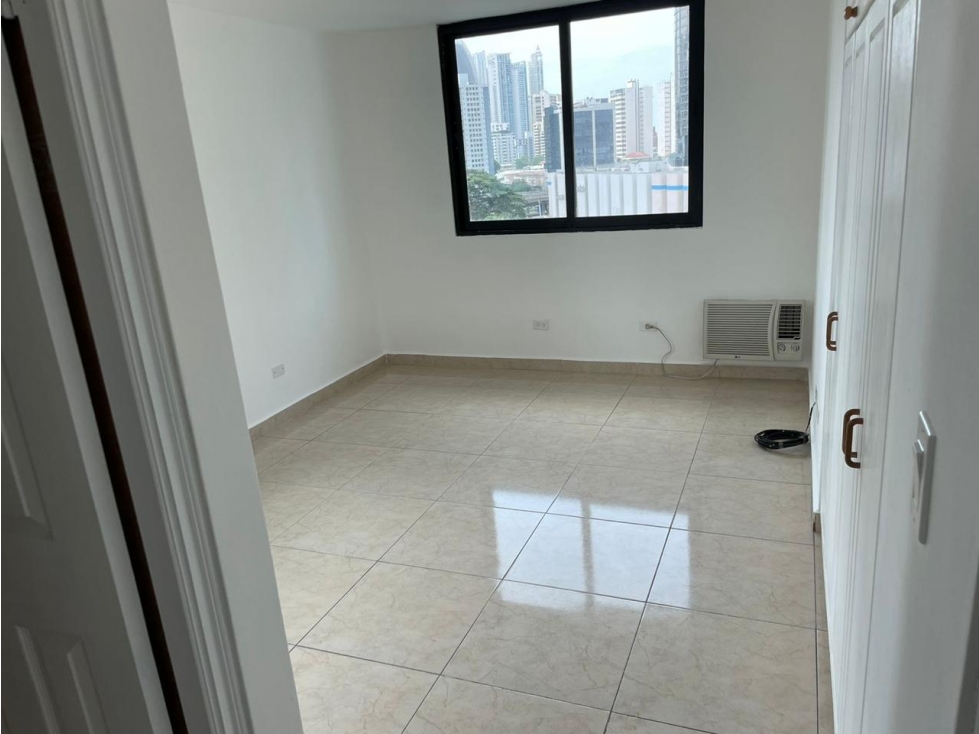 FS 2378 ALQUILER DE AMPLIO APARTAMENTO EN MARBELLA LINEA BLANCA 4R — foto 3