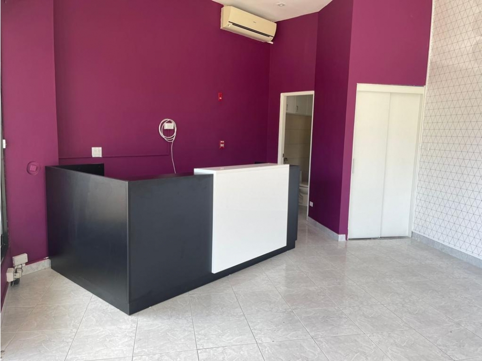 Se Alquila Local Comercial en El Carmen $1,000