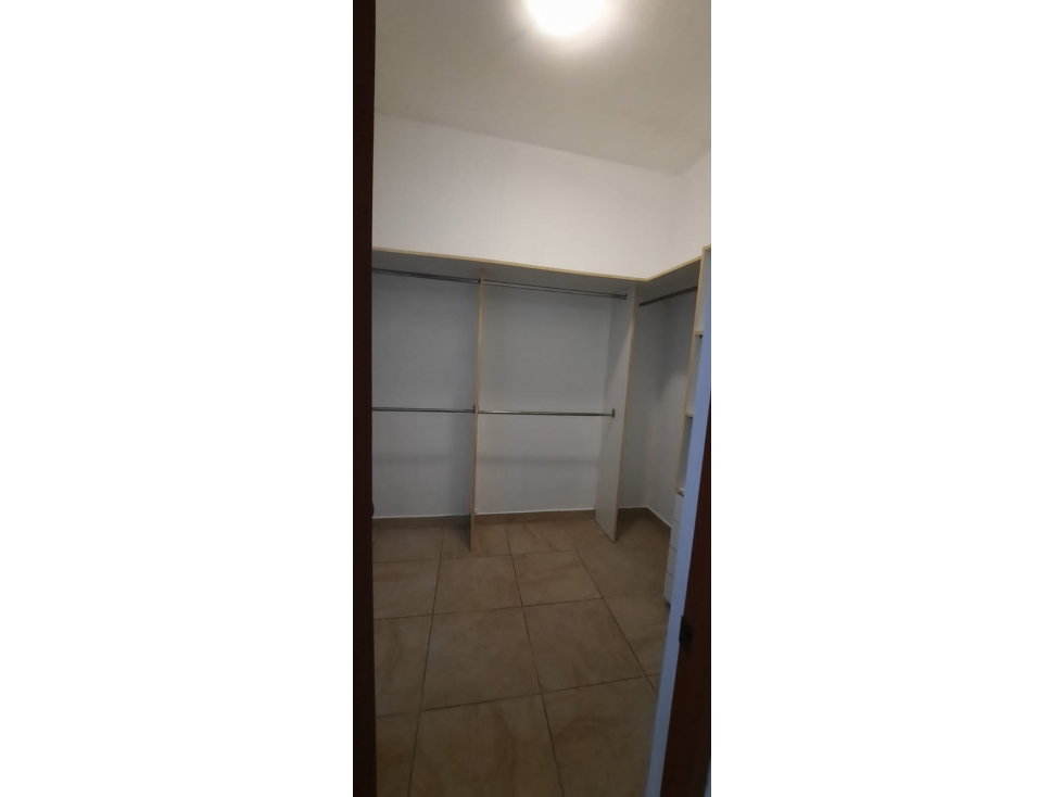SE ALQUILA EXCLUSIVO APARTAMENTO EN AMADOR — foto 5