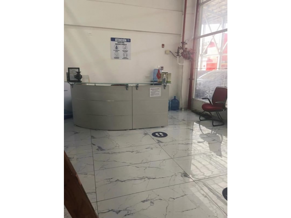Se alquila local con mezanine en Vía Tocumen 121 Mts $1,500