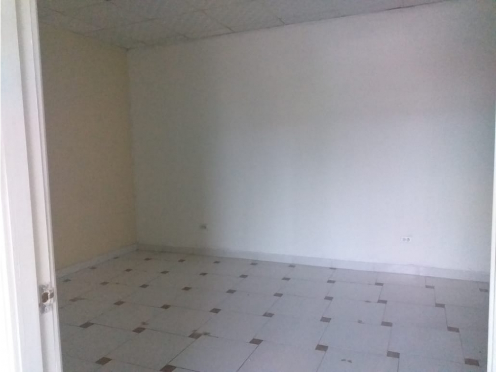 Se Alquila Galera Oficina Vía Tocumen 458 Mts $3.500.00 — foto 5