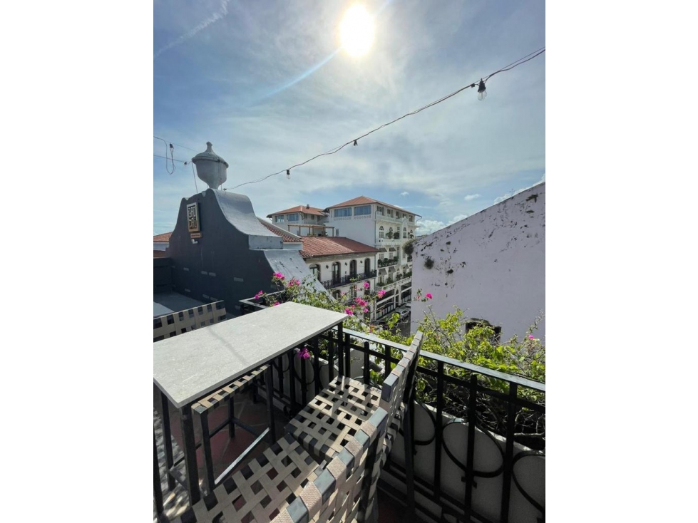 Se Alquila terraza en CASCO VIEJO, 130m2, $4550 - 3