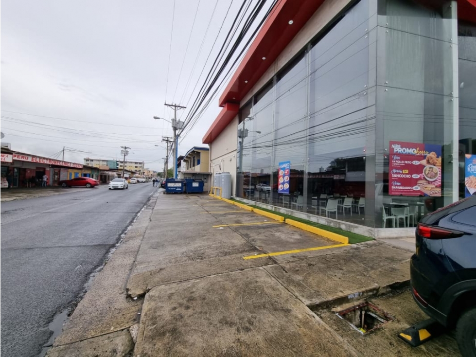 Se Vende hermoso e iluminado local en Rio Abajo — foto 3