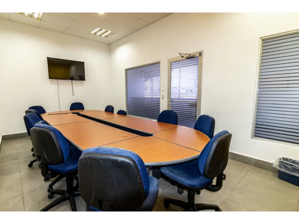 ALQUILER DE OFICINAS EN CALLE 50 \ EXCELENTE UBICACION — foto 3