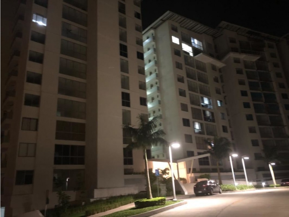 SE ALQUILA APARTAMENTO EN EL CRISOL 3 RECAMARAS AMOBLADO $1110 — foto 5