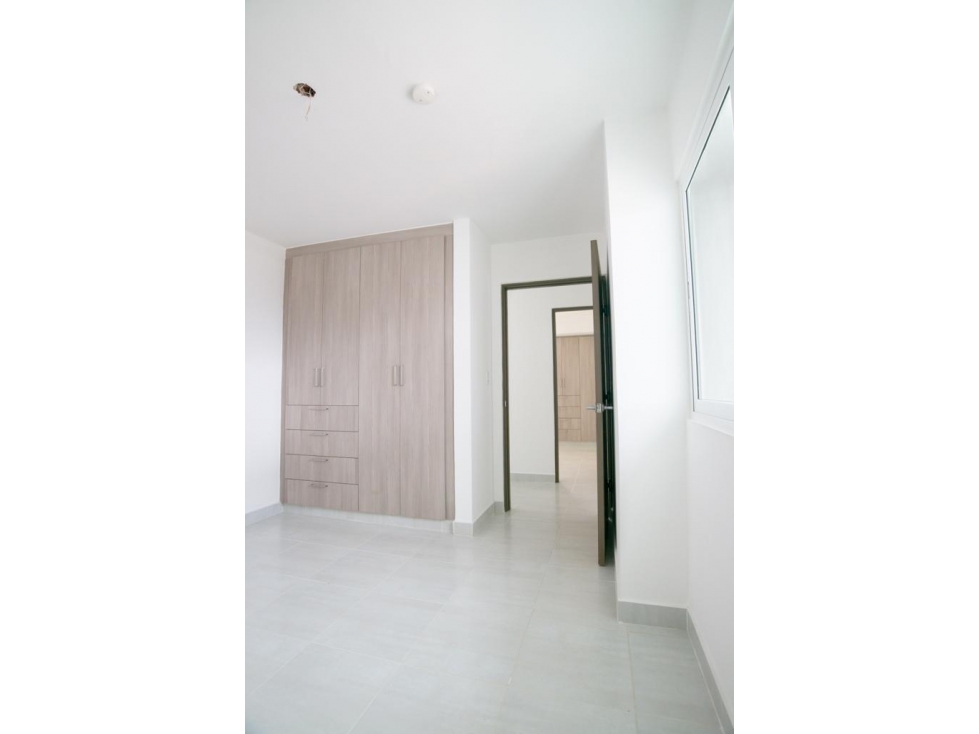 Vendo hermoso y amplio apartamento NEGOCIABLE en Vía España IMG40 — foto 3
