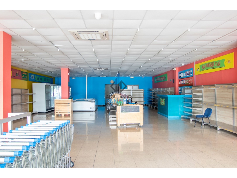 SE ALQUILA LOCAL EN CALLE 50 >>276MT2<<