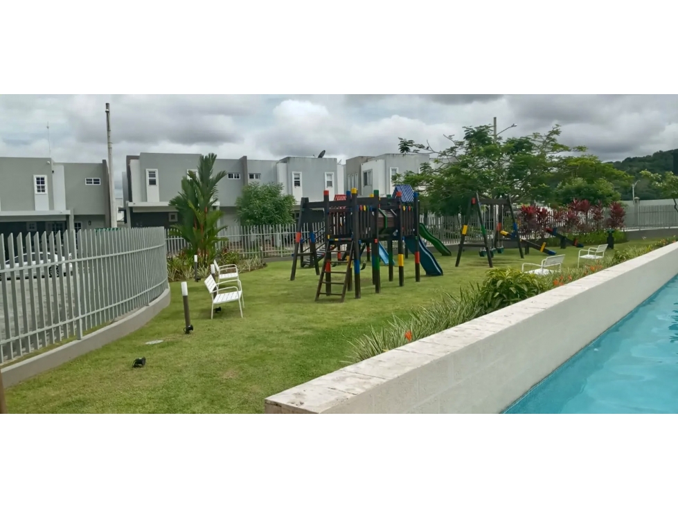 SE VENDE CASA EN PASEO DEL NORTE, BRISAS DEL GOLF $240,000 AM — foto 3