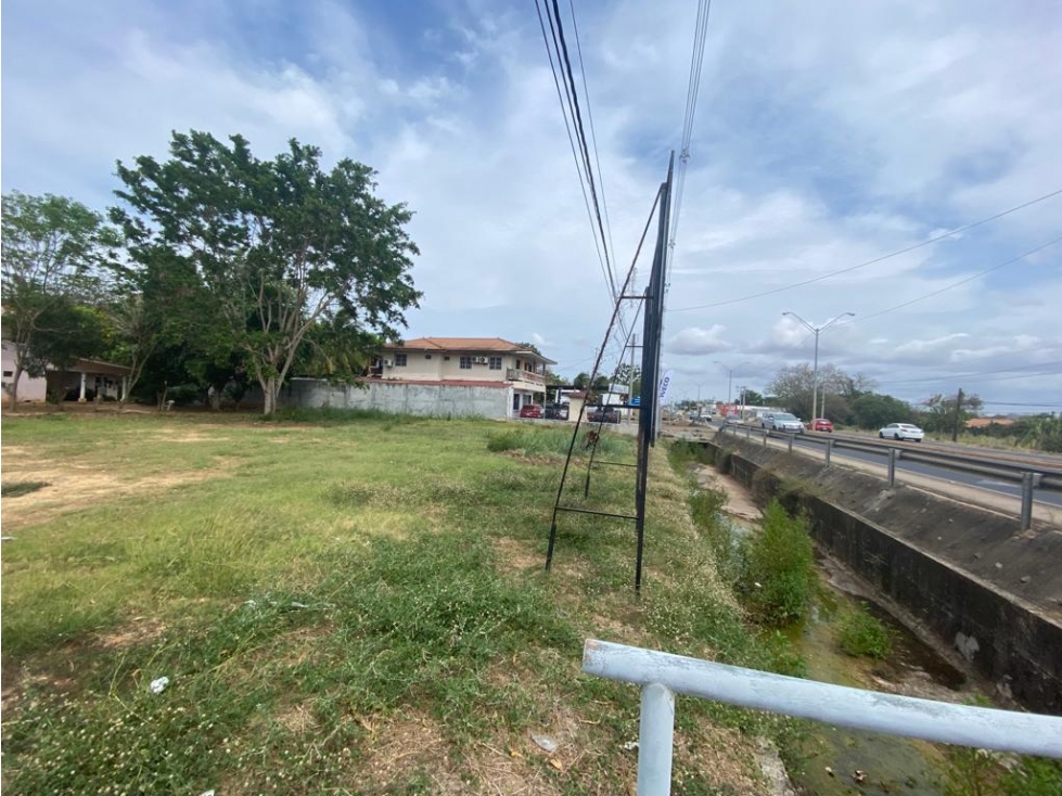 SE VENDE TERRENO EN CHITRÉ >>1,001 mt2 - 3