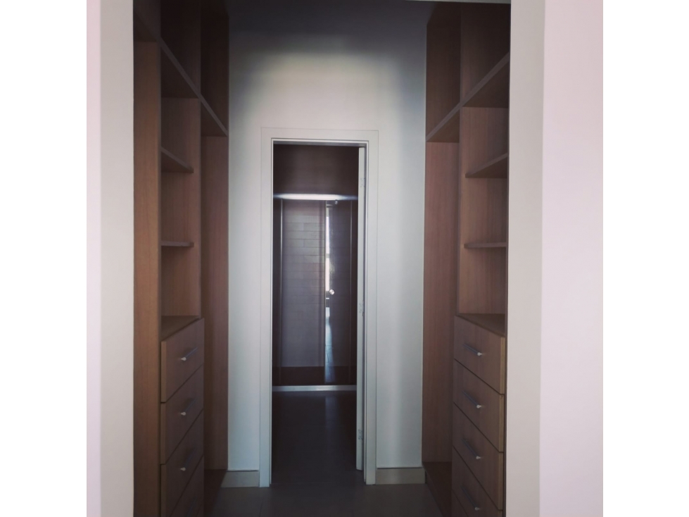SE ALQUILA APARTAMENTO EN AV BALBOA DOBLE ALTURA L.BLANCA 4R FS 2539 — foto 3