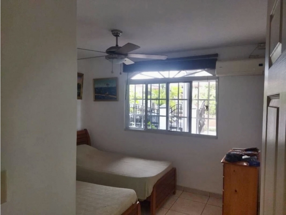 SE VENDE CASA CON PISCINA EN BRISAS DEL GOLF $275,000 - 4