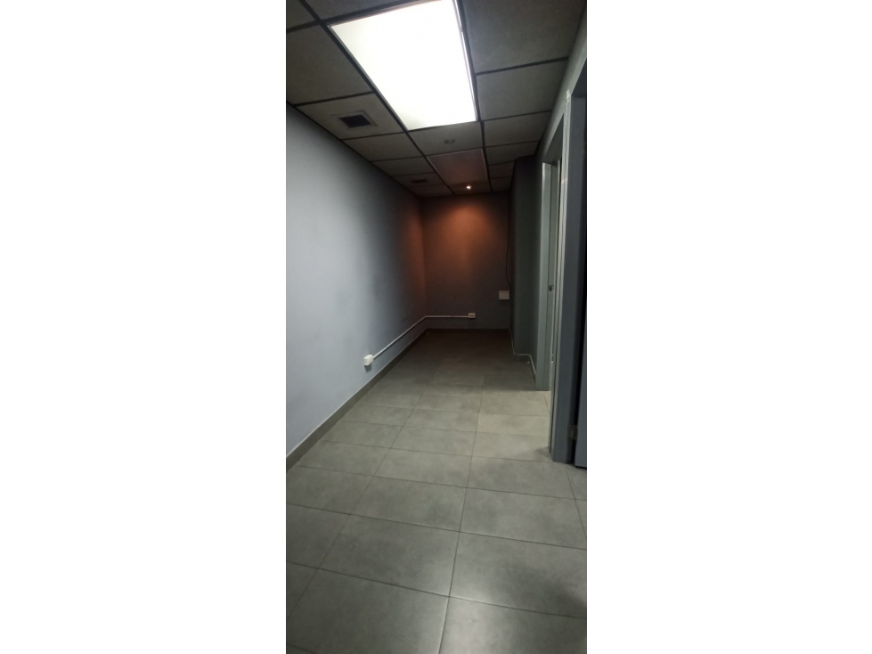 SE ALQUILA OFICINA EN BELLA VISTA ZONA BANCARIA -I.G. — foto 5