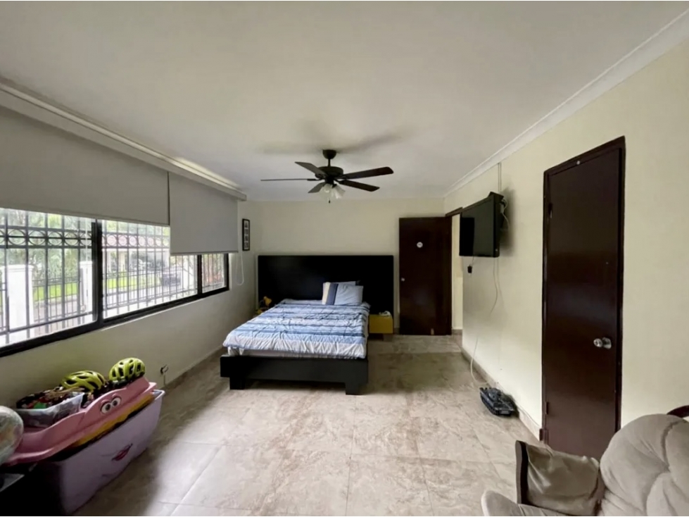 SE ALQUILA HERMOSA CASA EN SAN FRANCISCO $4,000 — foto 3