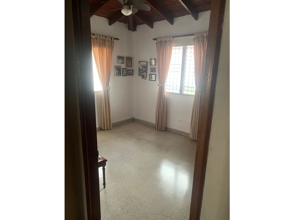 SE ALQUILA HERMOSA CASA FRENTE A MULTIPLAZA $ 2500 — foto 3
