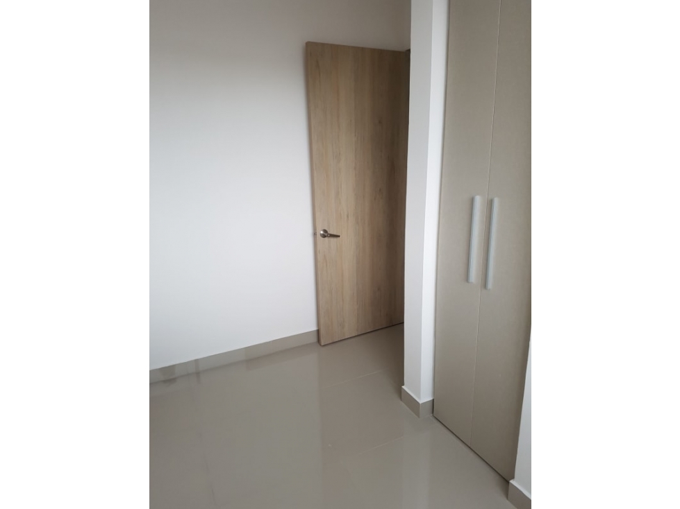 Alquilo Extraordinario Apartamento en via argentina — foto 6