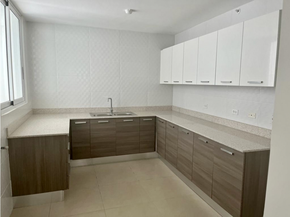 ALQUILO HERMOSO APARTAMENTO EN CONDADO DEL REY $1,600 — foto 2