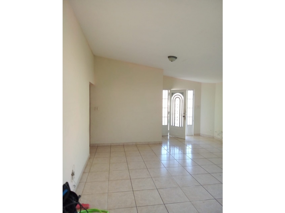 VENDO LINDA CASA UBICADO EN BRISAS DEL GOLF $180k — foto 3