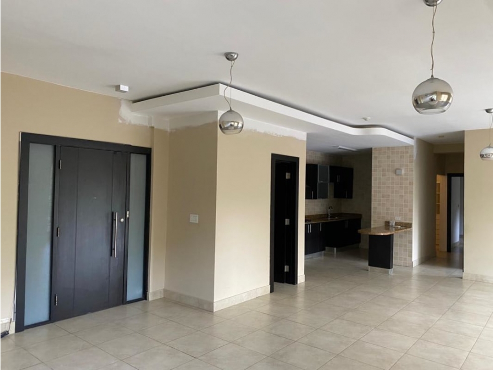 Alquilo Amplio y luminoso apartamento en Altos de Amador — foto 5