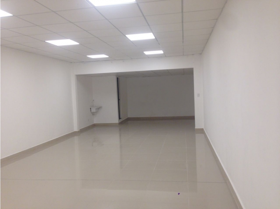 Se Alquila Local 225 Mts Bella Vista el Carmen USD$2,300,oo+itbms — foto 3