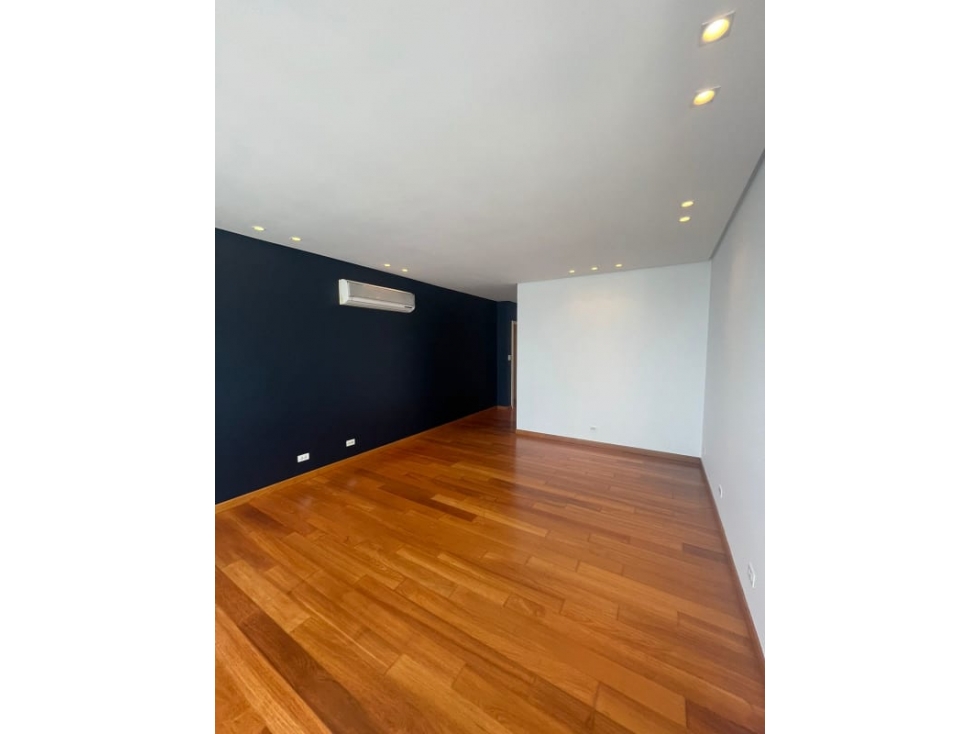 ALQUILER DE HERMOSO APARTAMENTO EN AVE. BALBOA $3,0000.00 — foto 6