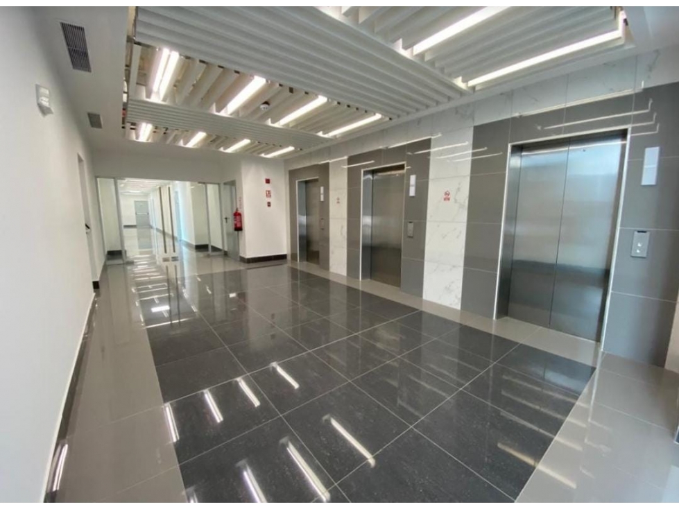 SE ALQUILAN OFICINAS TRANSISTMICA
