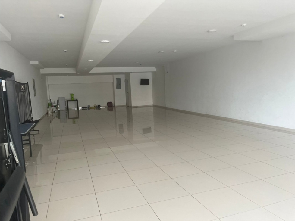 Alquilo Extraordinario Local listo para ocupar en la cresta — foto 4