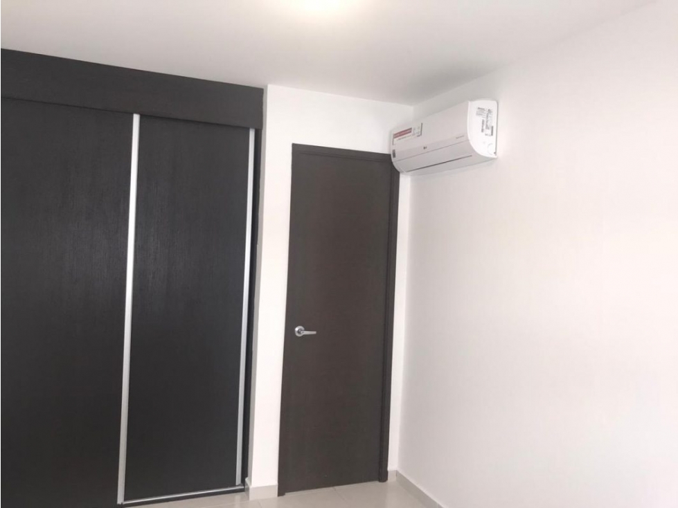 Alquilo Extraordinario apartamento en avenida balboa — foto 3