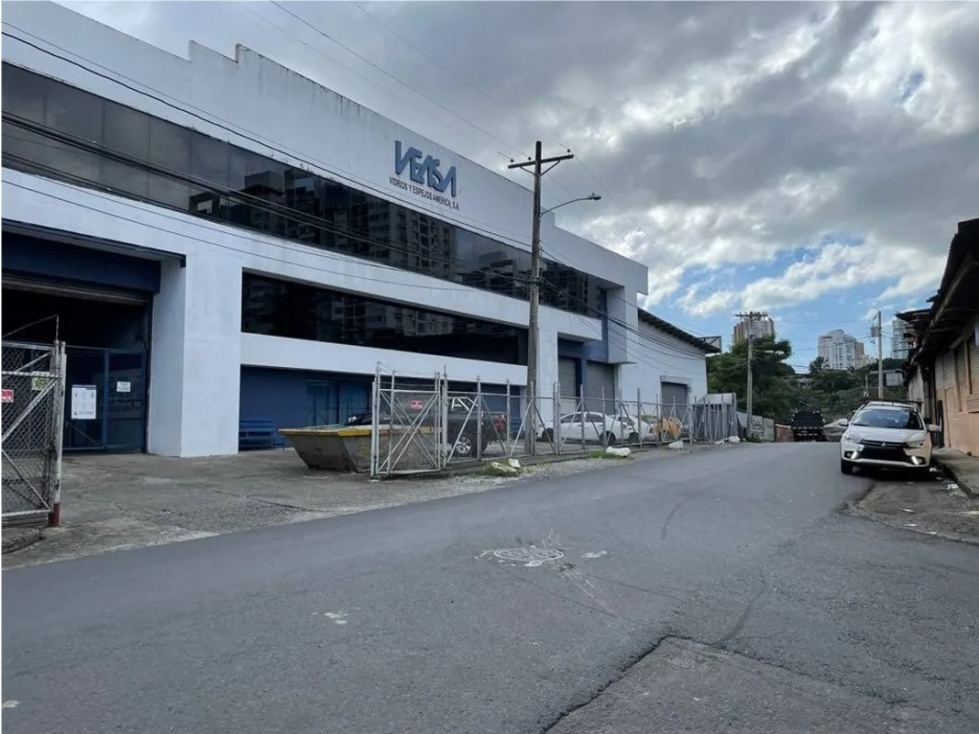 VENDE GALERA COMERCIAL - PUEBLO NUEVO - 3