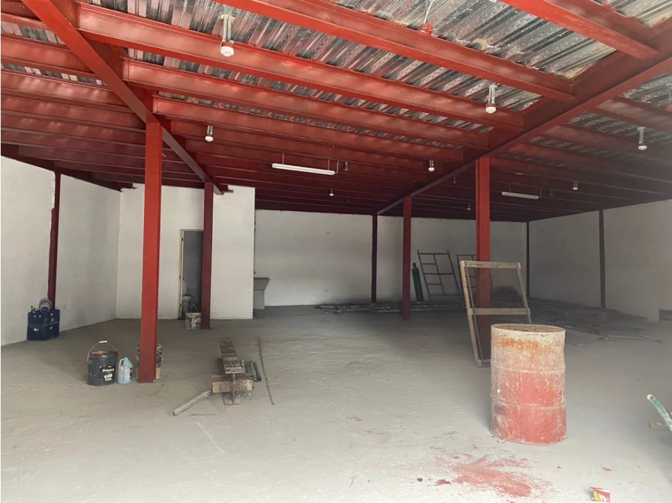 Alquiler de local comercial en Via transistmica calle principal — foto 3
