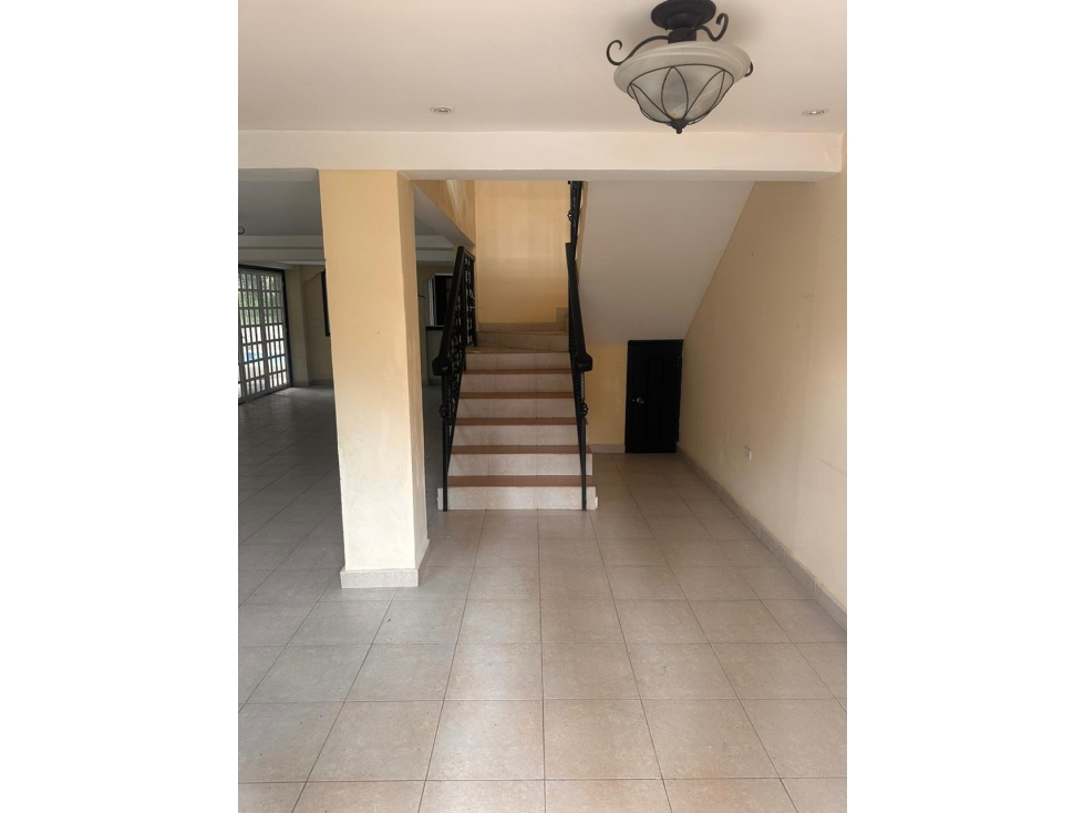 VENTA DE CASA EN ALBROOK, PRECIO NEGOCIABLE - 2