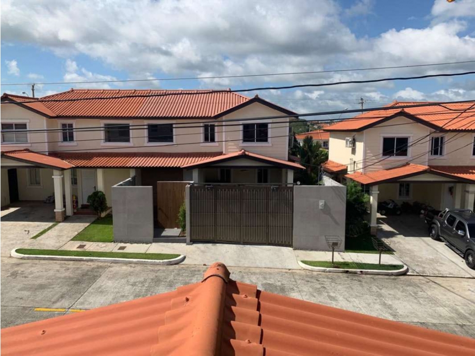 SE ALQUILA CASA EN LA CHORRERA - 1