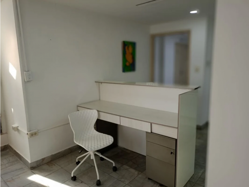 SE ALQUILA OFICINA EN AVENIDA BALBOA — foto 3
