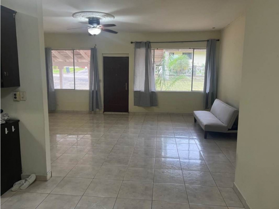 SE ALQUILA HERMOSA CASA - 3