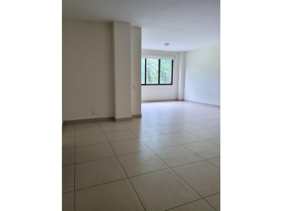 SE ALQUILA APARTAMENTO EN HOWARD