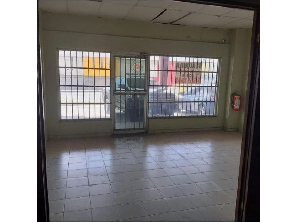 SE ALQUILAN LOCALES EN RIO ABAJO - 3