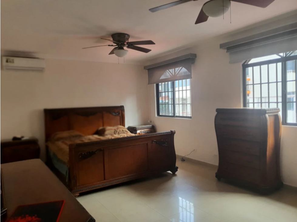 SE VENDE CASA EN LA ALAMEDA