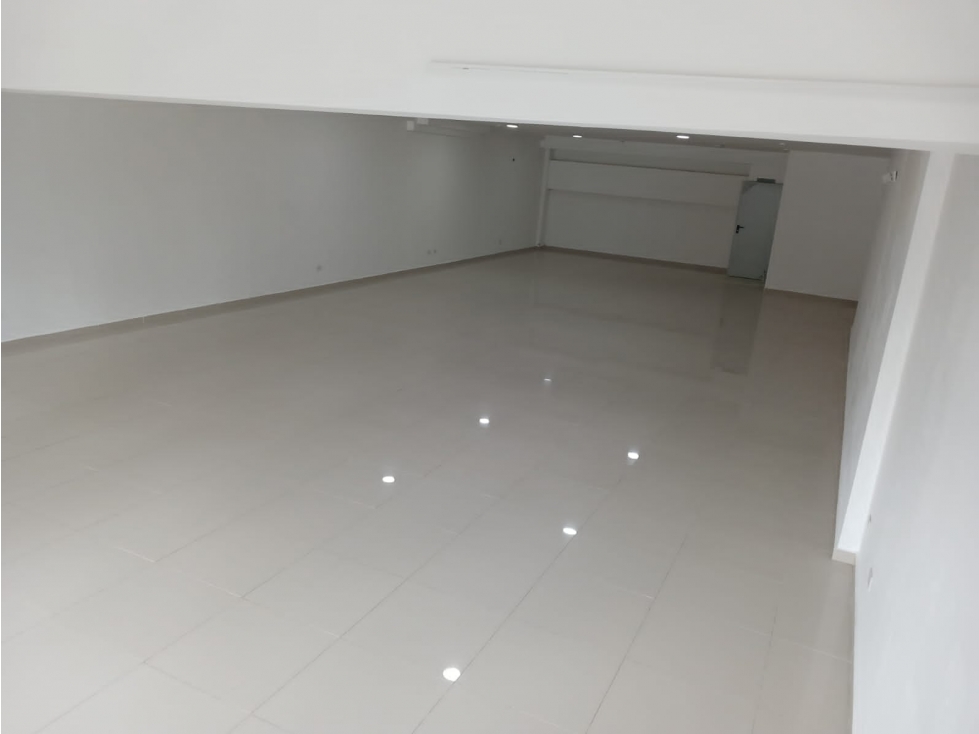 ALQUILO LOCAL EN BELLA VISTA — foto 4