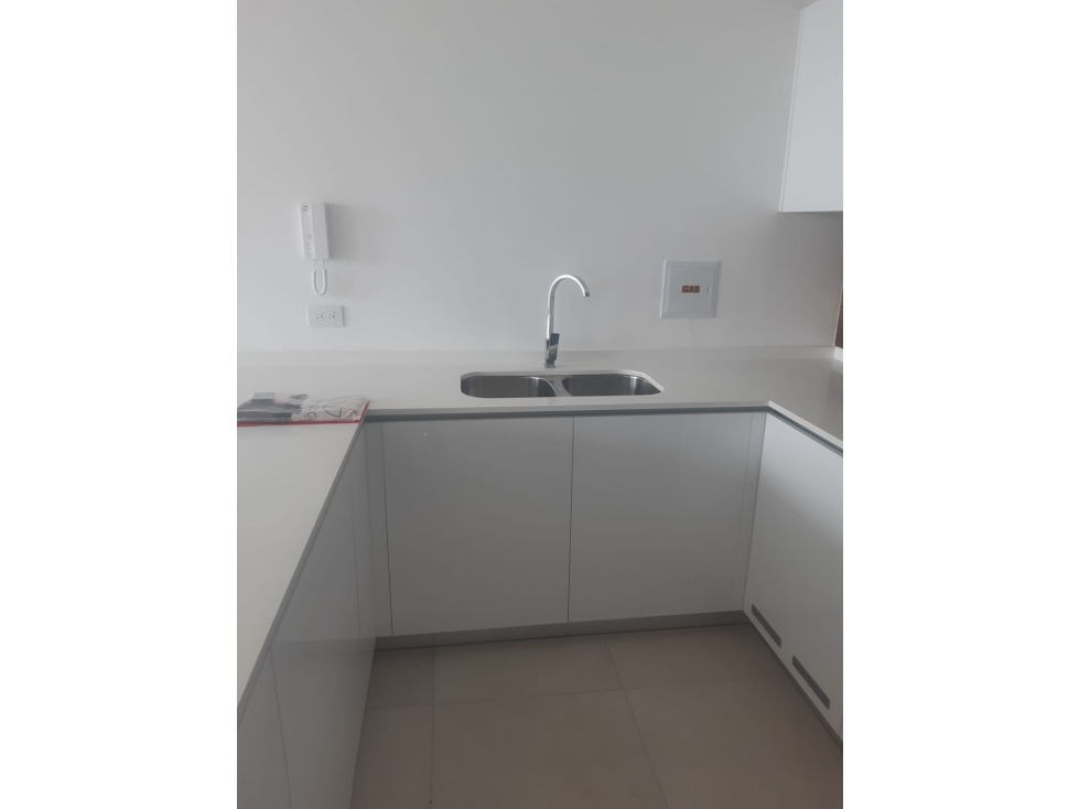 SE ALQUILA APARTAMENTO EN PH VAN GOGH — foto 4