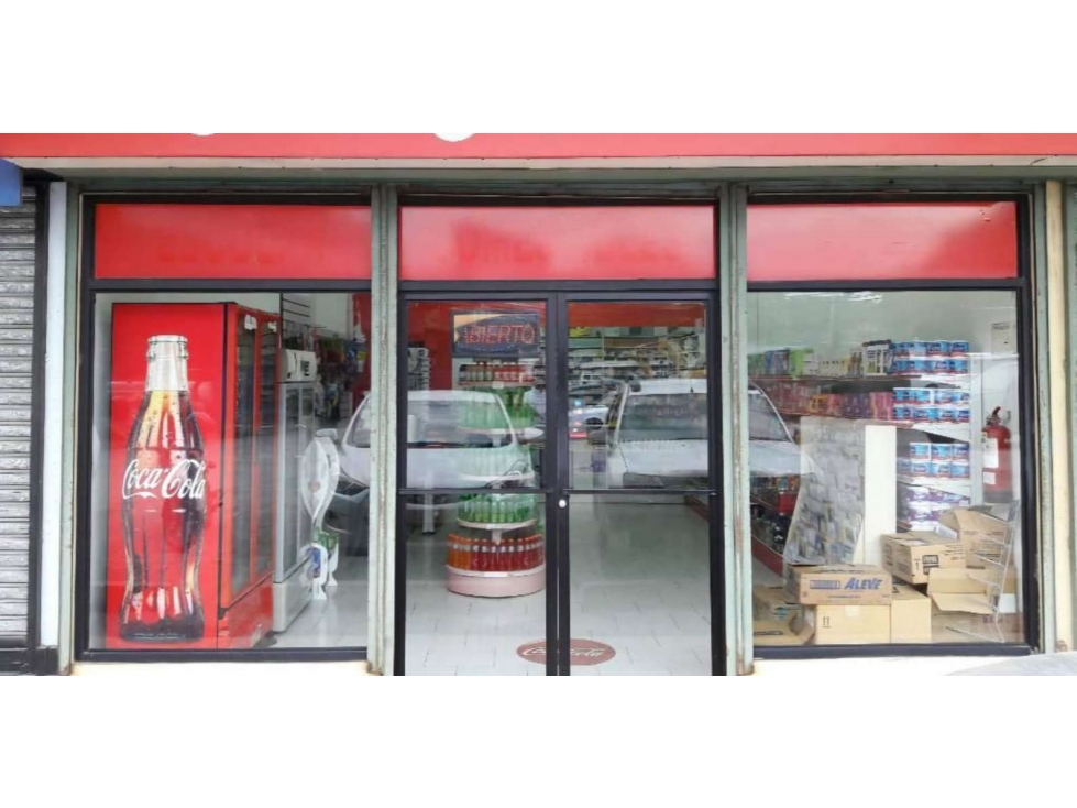 ¡SE VENDE ! Local comercial en Omar Torijos - 3