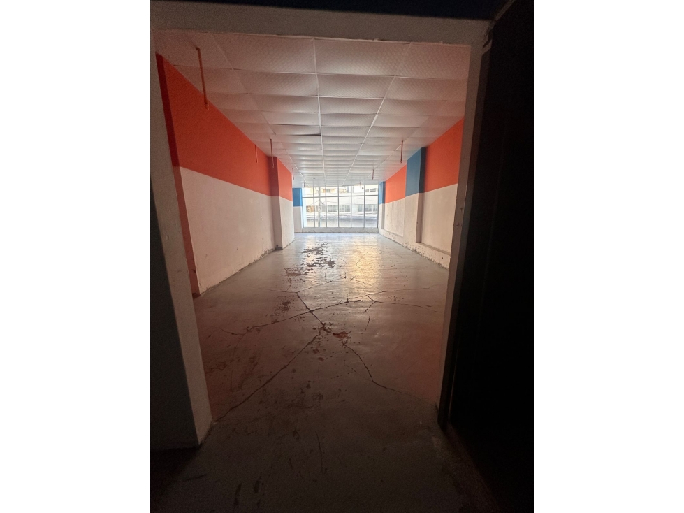 ¡Â¡SE ALQUILA!! LOCAL COMERCIAL EN PRINCIPAL VIA ESPAÃA — foto 3