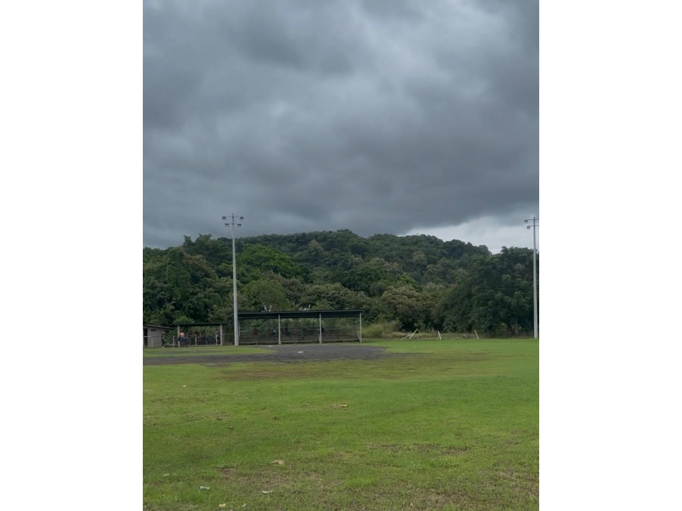 En venta Jardín Bar con Gallera, en La Cresta de Chame - 4
