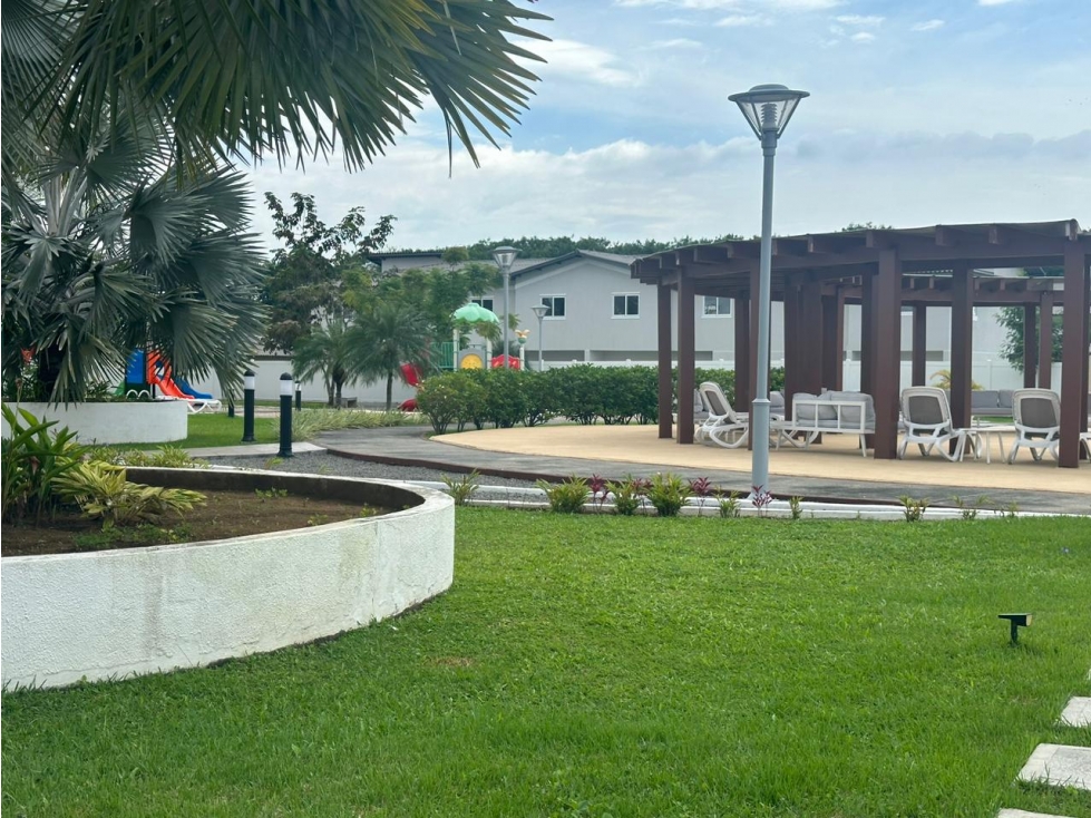 SE ALQUILA HERMOSA CASA VILLASUR