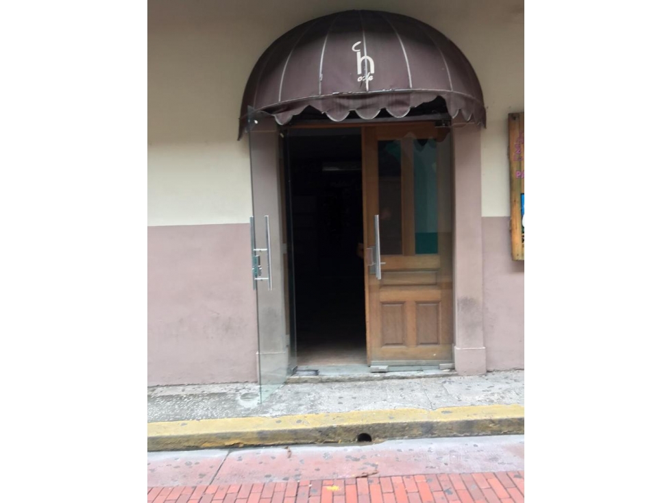 Se alquila o se vende local de 50m2 en casco viejo $2500 — foto 2