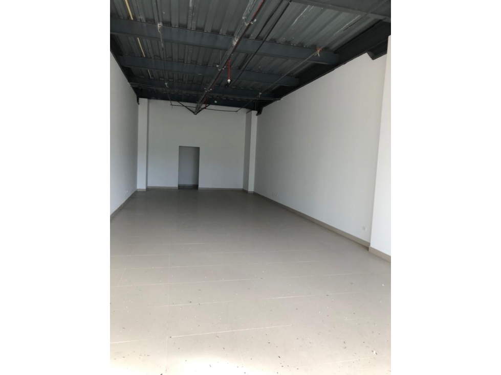 Se alquila local comercial de 97m2 en condados del rey $1200 — foto 3