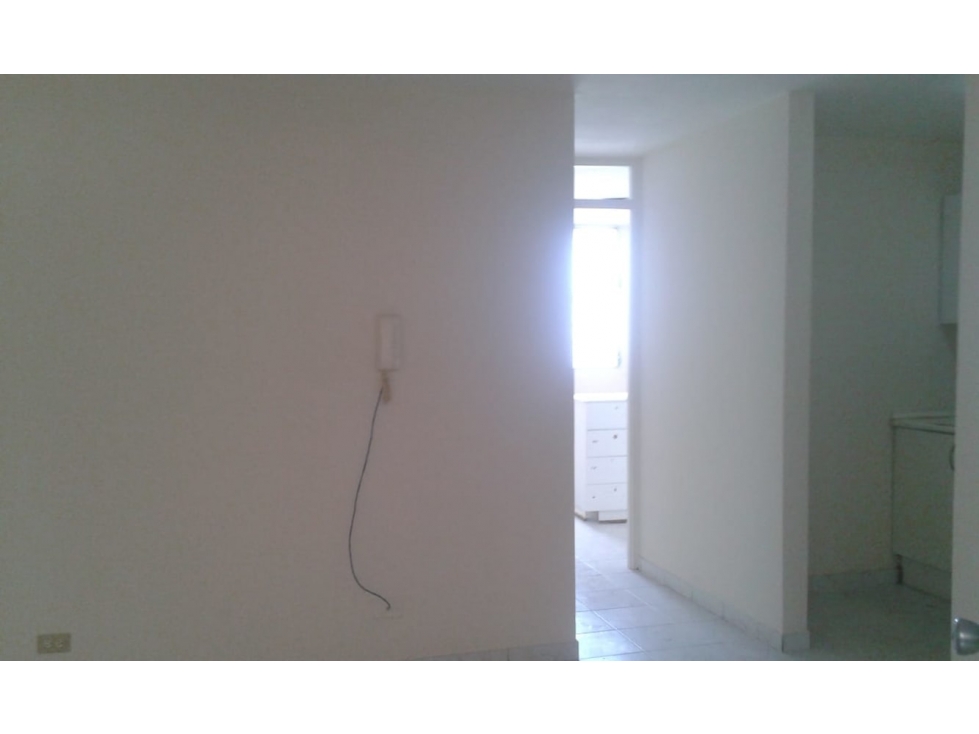 Alquilo apartamento en parque lefevre - 2