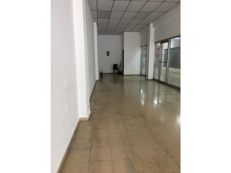 Se alquila local comercial en Calidonia de 89 m2 $1400 — foto 6