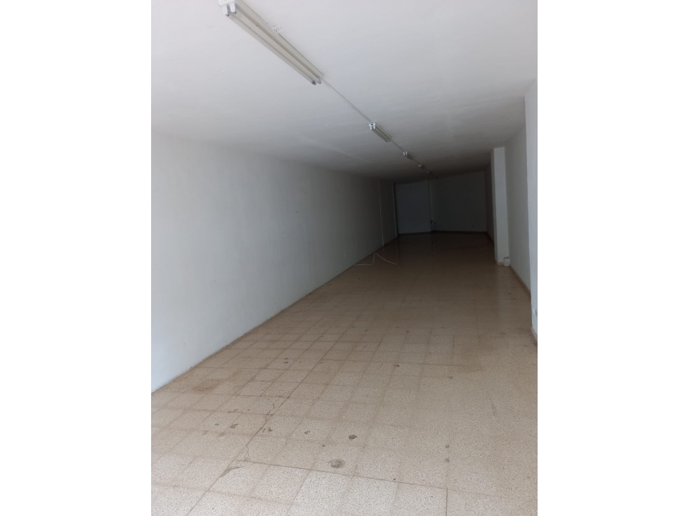 Se alquila local comercial en bella vista $ 1000 - 4