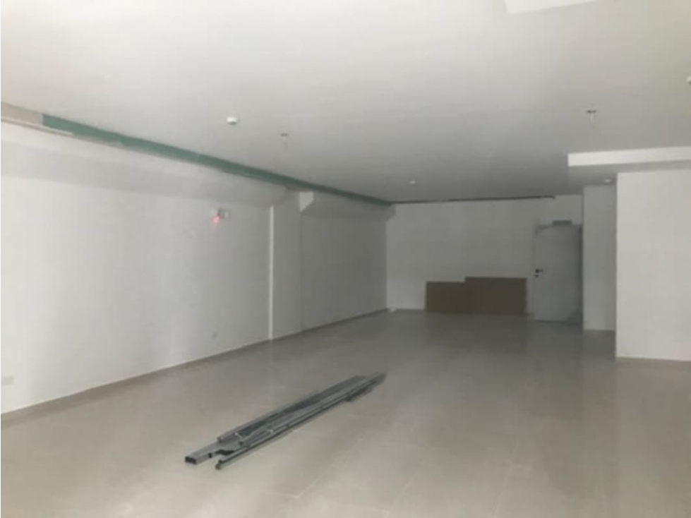 SE ALQUILA LOCAL COMERCIAL VIA ESPAÑA PLATA BAJA — foto 4